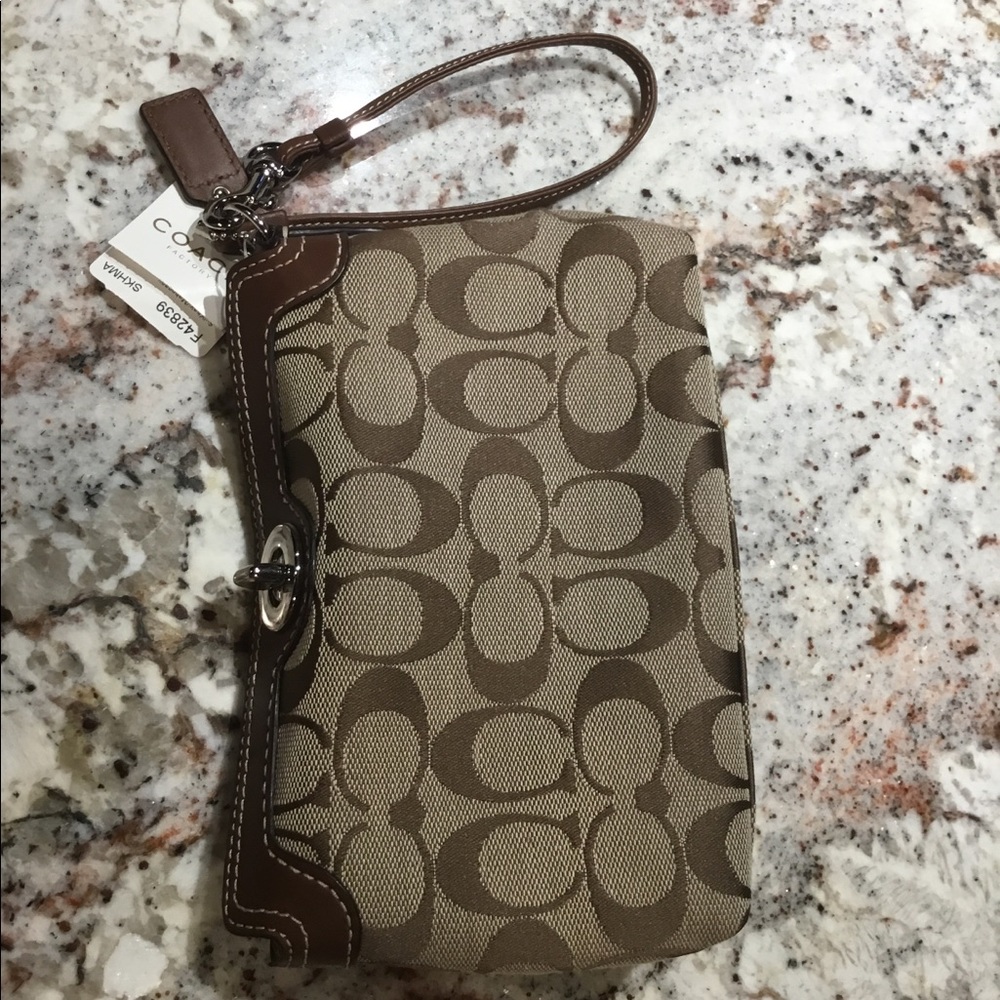 Wristlet